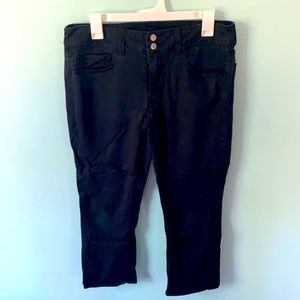 Black crop Artist Jeans. American Eagle. Size 12.
